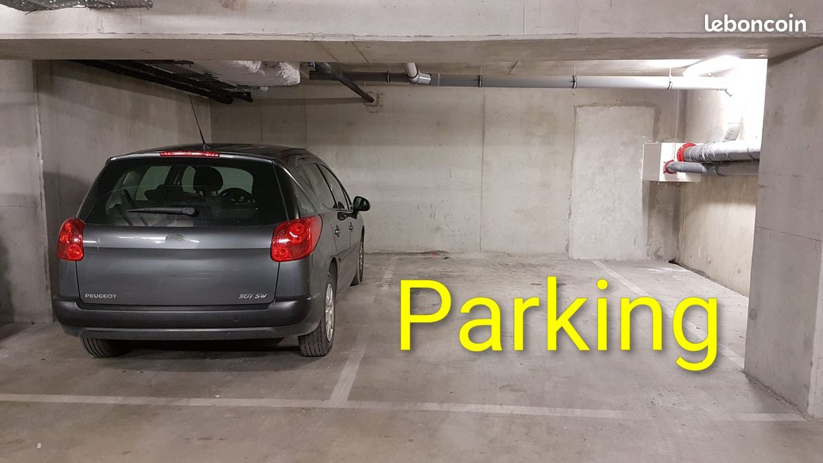 Parking sécurisé face à l’Hôpital de Nanterre – SUV possible (image 1)