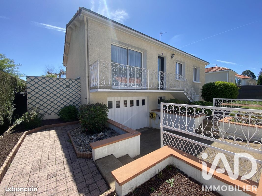 Maison 5 pièces 86 m² · à Essarts-en-Bocage · 86 m² · 239 000 €