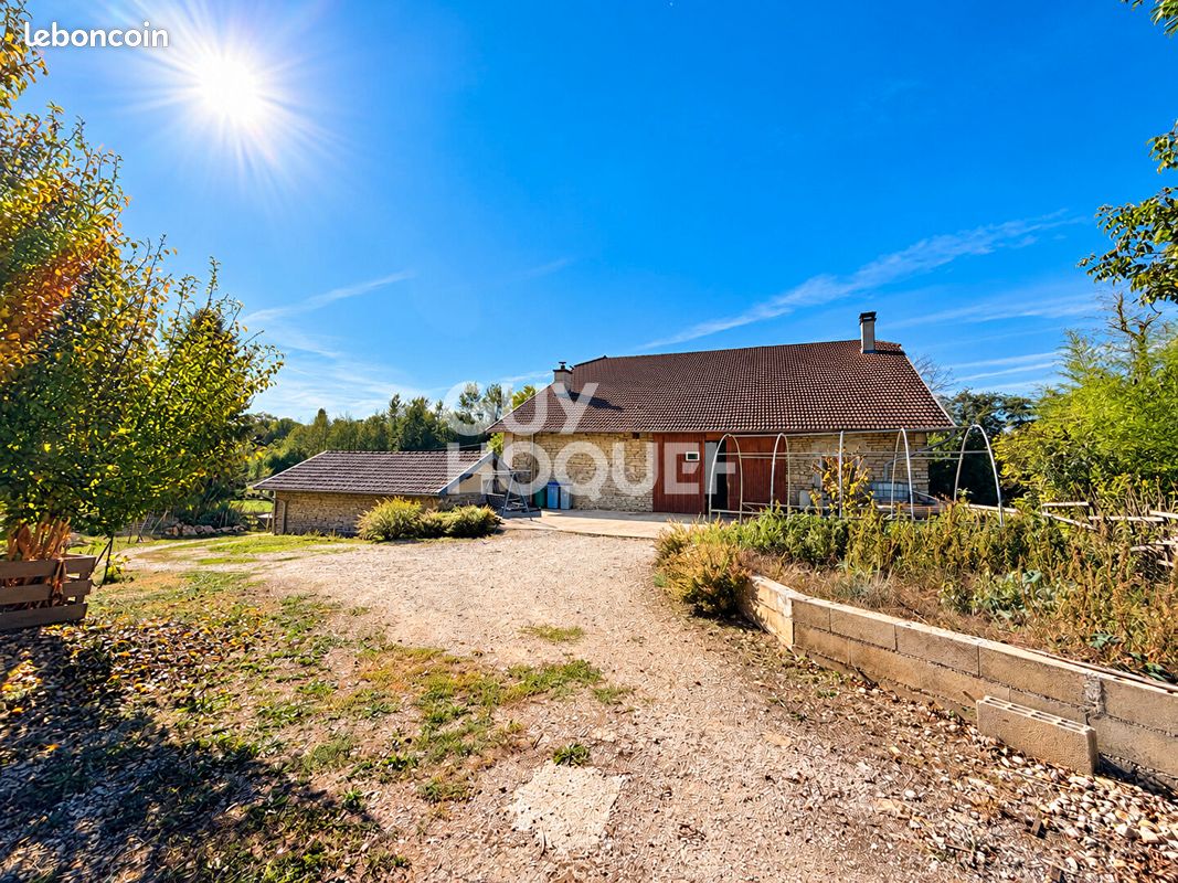 Maison 6 pièces 259 m² · à Évans · 259 m² · 220 000 €