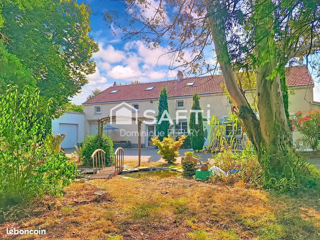 Propriété 8 pièces 252 m² (image 9)
