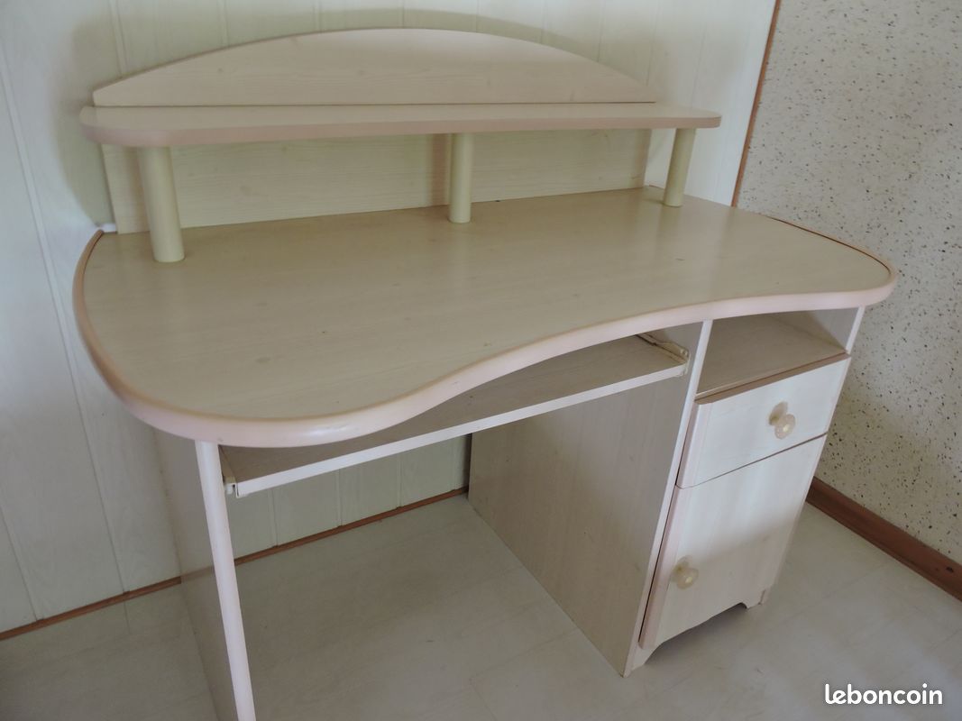 Vends bureau beige rosé (image 1)