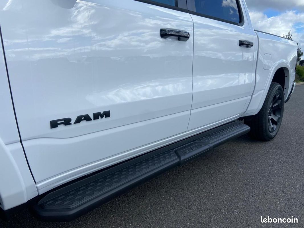 Dodge ram 1500 crew cab bighorn night edition (image 24)