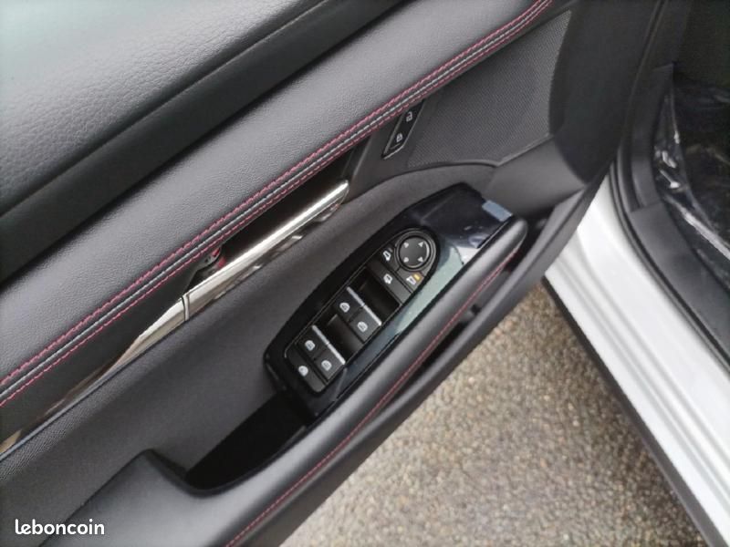 Mazda Mazda 3 2.0 e-SKYACTIV-X M-Hybrid 186ch Homura 2025 Euro6e (image 13)