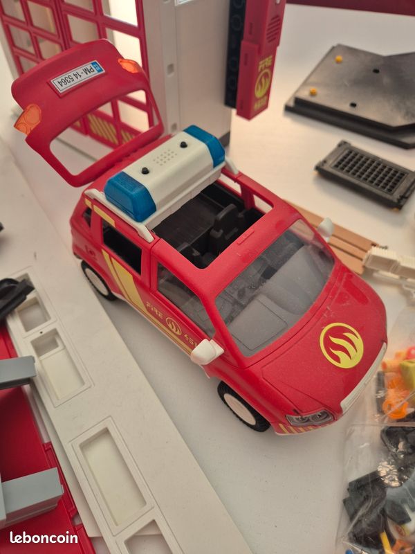 Lot Playmobil pompiers (image 3)