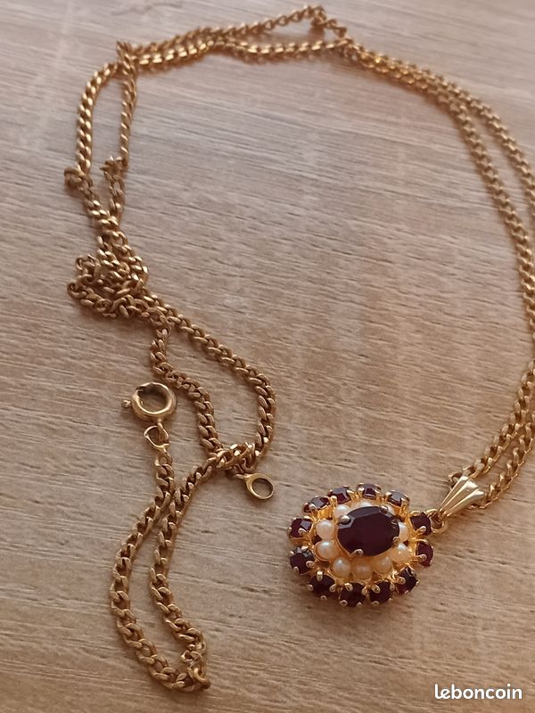 Joli collier vintage couture style Agatha