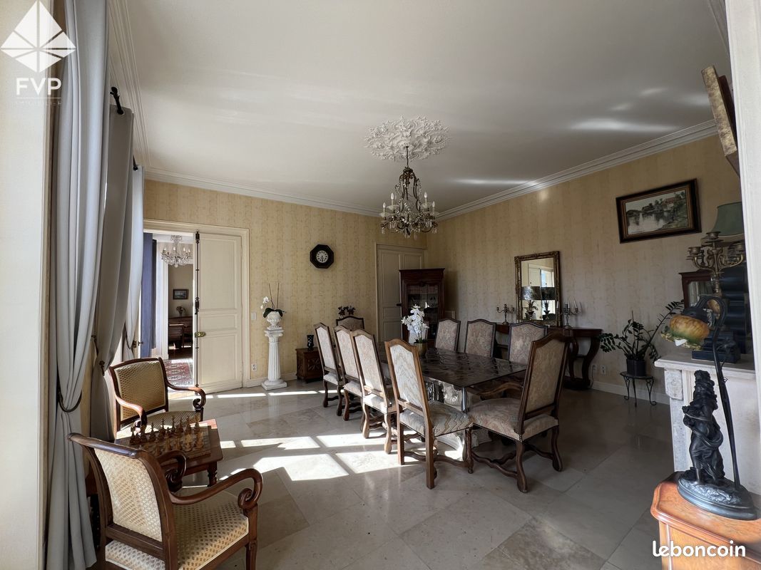 Maison 11 pièces 277 m² (image 8)