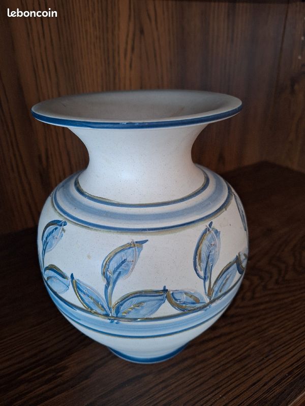 Vase (image 2)