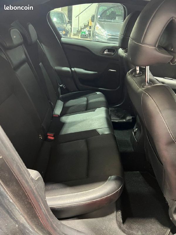 CITROEN DS4 1.6 E-HDI 110 EXECUTIVE, Garantie, 2012 (image 11)