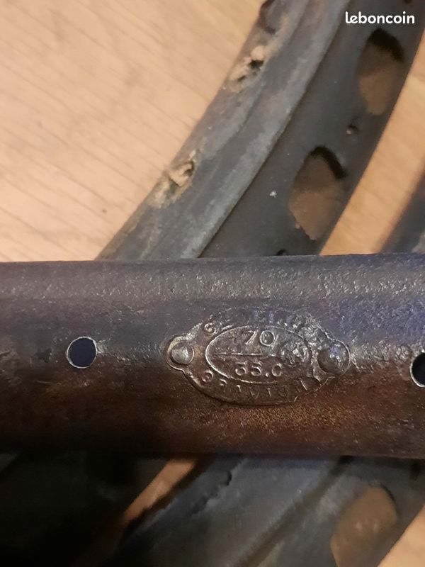 Jantes De Vélo Ancien 700 – Type 'Chapeau De Gendarme' – Années 1920/25