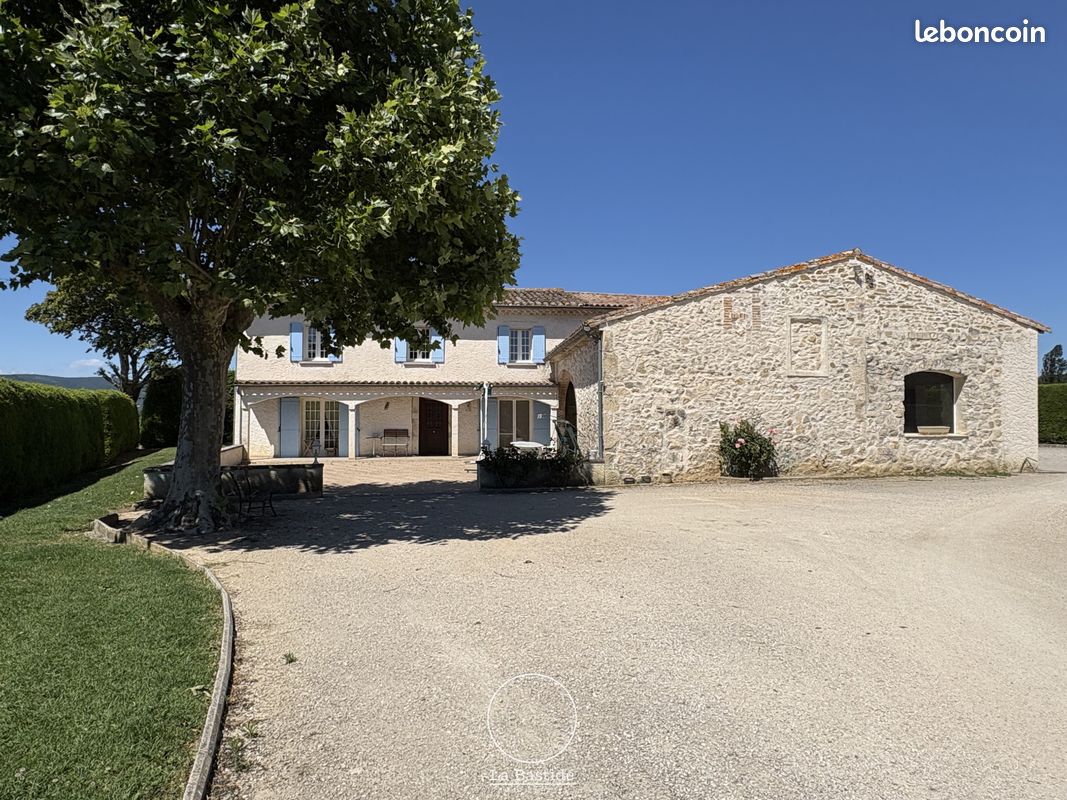 Maison 7 pièces 330 m² · à Bonlieu-sur-Roubion · 330 m² · 549 000 €