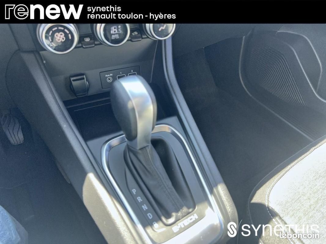 Renault Captur E-Tech 145 - 21 Business (image 24)