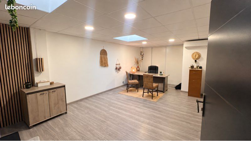 Bureau (image 2)