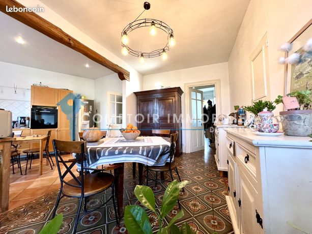 Maison 6 pièces 236 m²