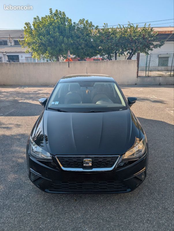 Vente Seat Ibiza Noire 4 cv 75 din 2018 / idéal jeune conducteur (image 1)