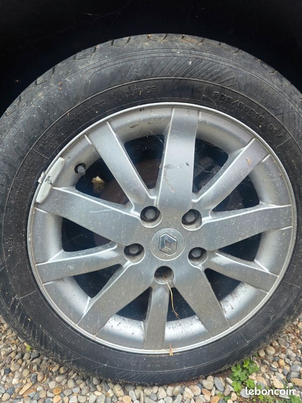 4 jante en aluminium d origine Renault Scénic 3 avec pneus 205/55R16 en très bonne état (image 2)