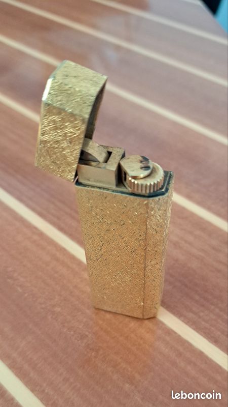 Briquet cartier plaqué or (image 1)