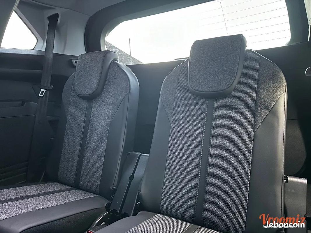 Peugeot 5008 1.2 PURETECH 130CH S&S ALLURE BVM6 (image 15)