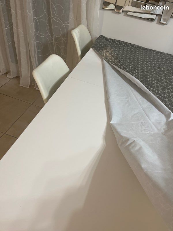 Table pliable et 5 chaises (image 3)