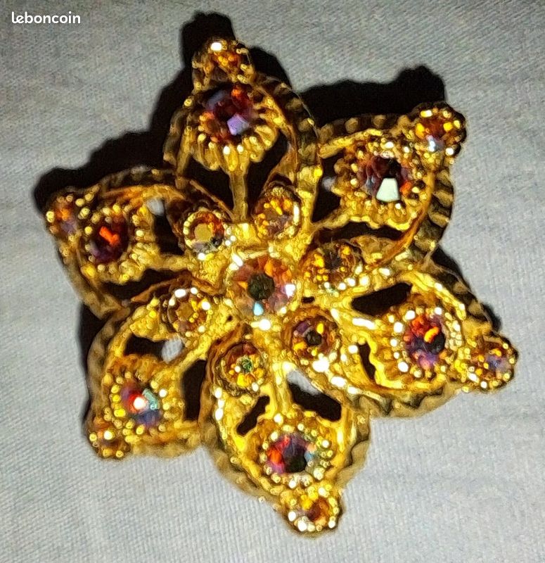 ANCIEN BIJOU DE théâtre fin XIXe, ANCIENNE BROCHE FANTAISIE pomponne