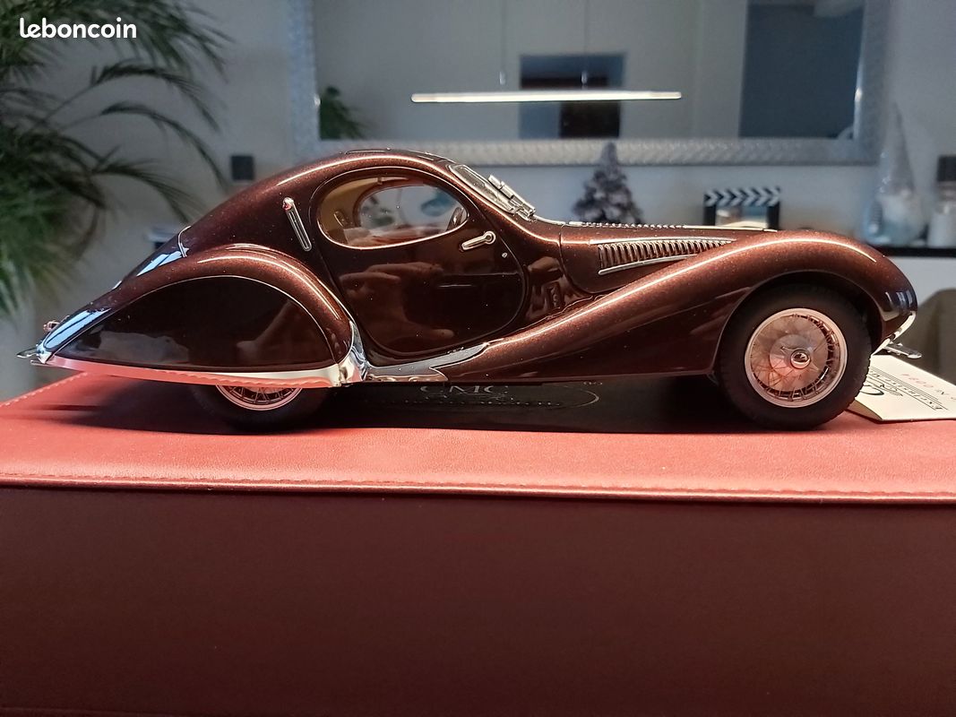 Modèle de voiture moulé de Talbot-Lago coupé T150 CSS (1939) échelle 1