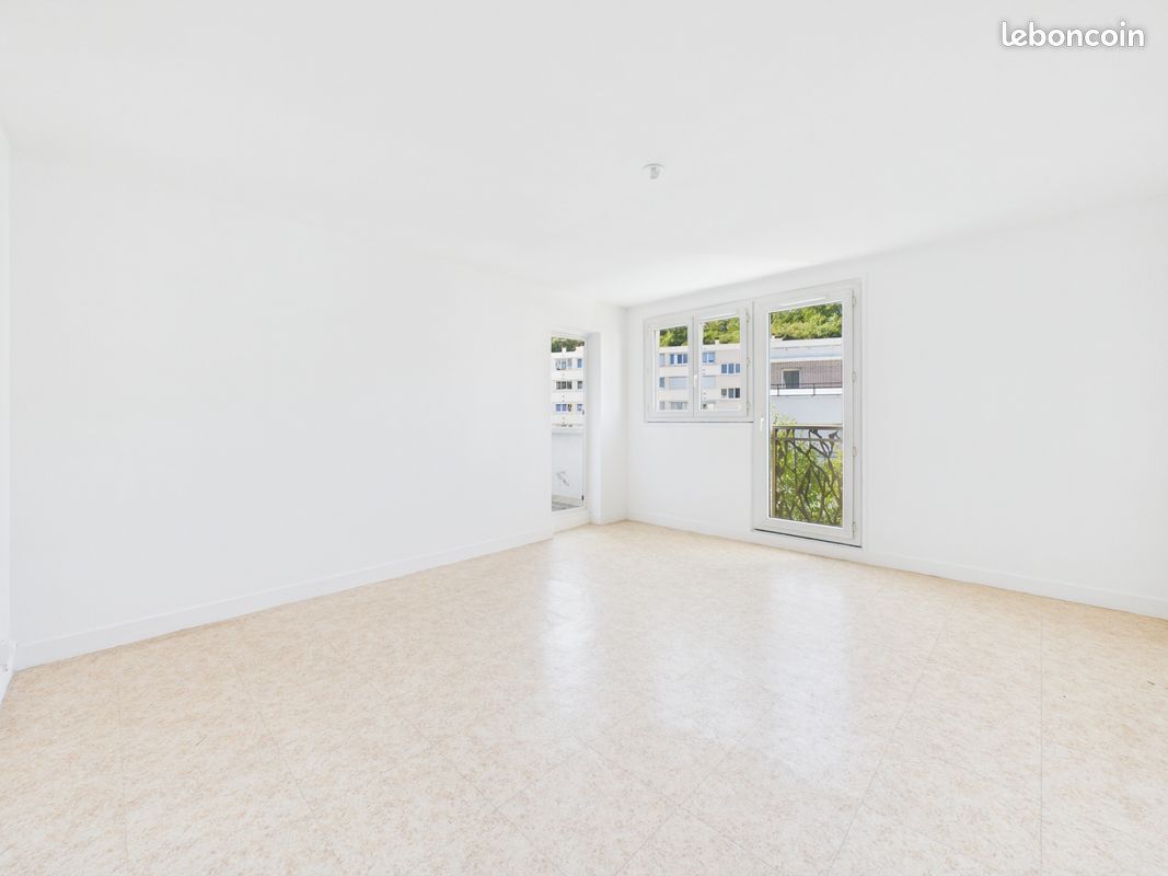Appartement 3 pièces 63 m² · à Saint-Cyr-l'École · 63 m² · 156 770 €