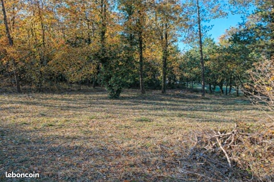 Terrain 1 800 m² Callian · 190 000 €