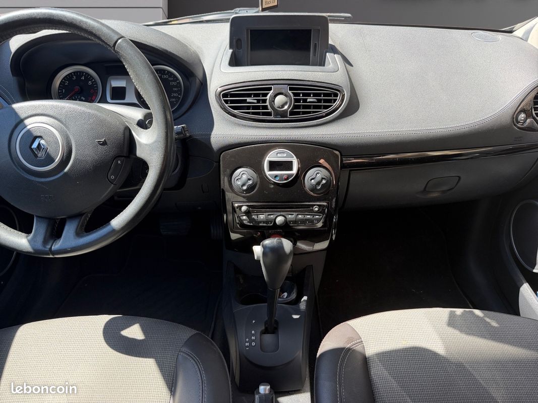 RENAULT CLIO III INITIALE 1.6 16V BA 110Ch Garantie 12 mois (image 9)