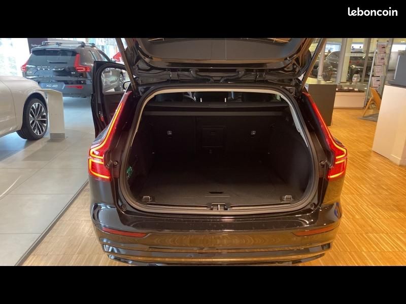 Volvo V60 B4 197ch Ultra Style Dark DCT 7 (image 18)