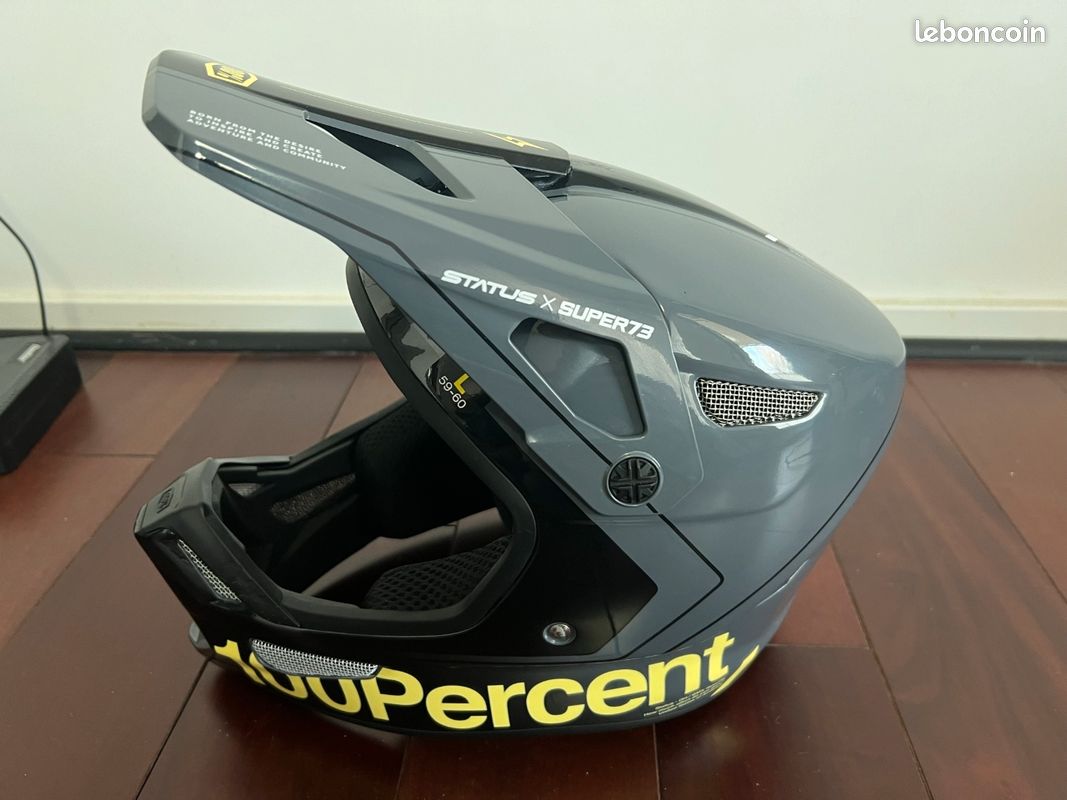 Status × super73 full-face bicycle helmet, size L/ Downhill/BMX
Carby/Charcoal (image 1)