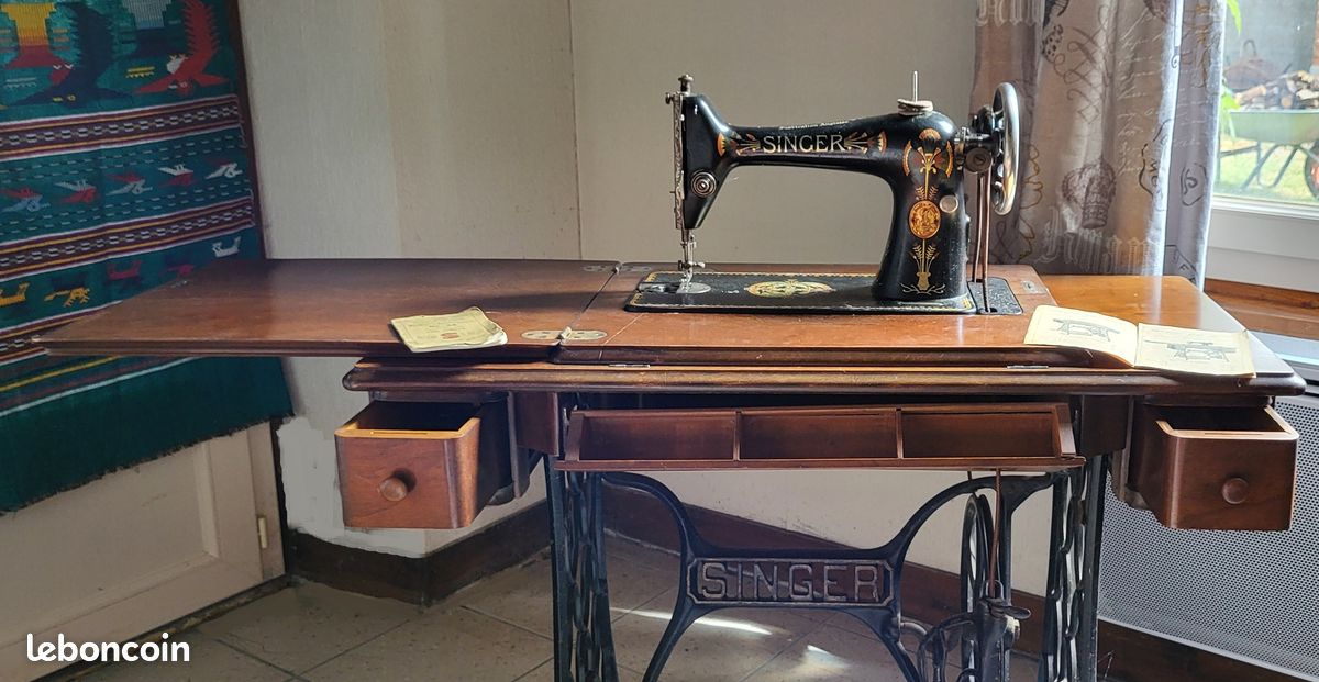 Machine à coudre table-bureau SINGER 1922 (image 1)