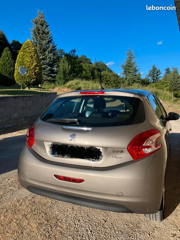 Peugeot 208 2012 1.4L 16V 95 CH Active (image 2)