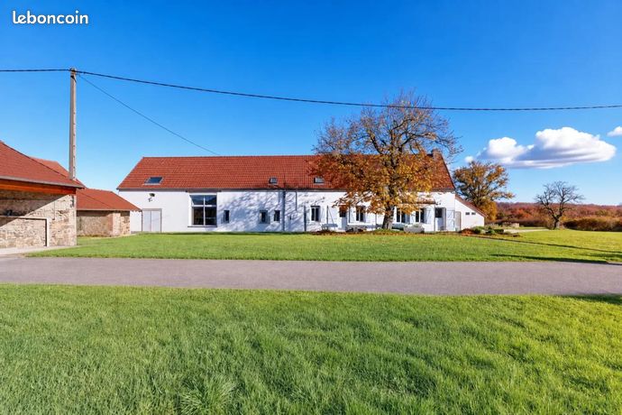 Maison 7 pièces 320 m²