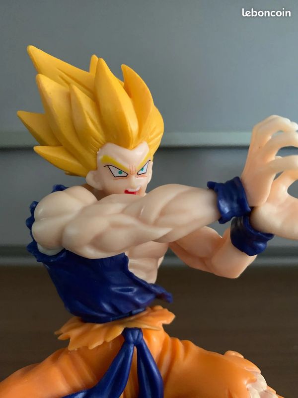 Figurine Dragon Ball Z Son Goku Super Saiyan - Action Kamehameha 16 Cm PVC - Collection