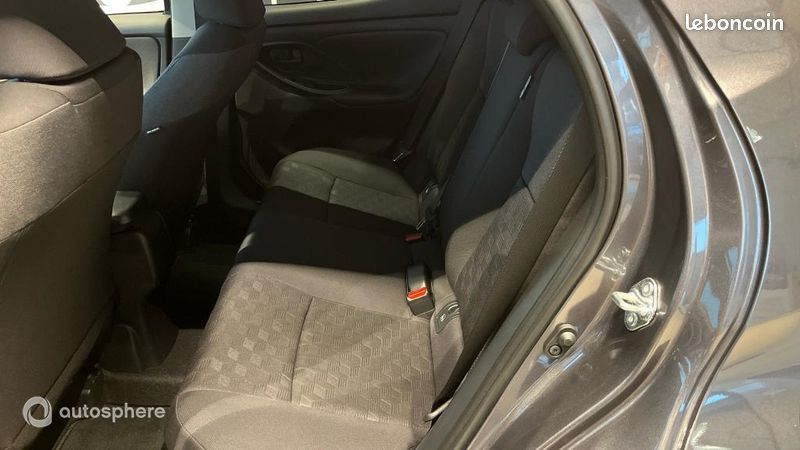 Toyota Yaris 116h Design 5p MY25 (image 13)
