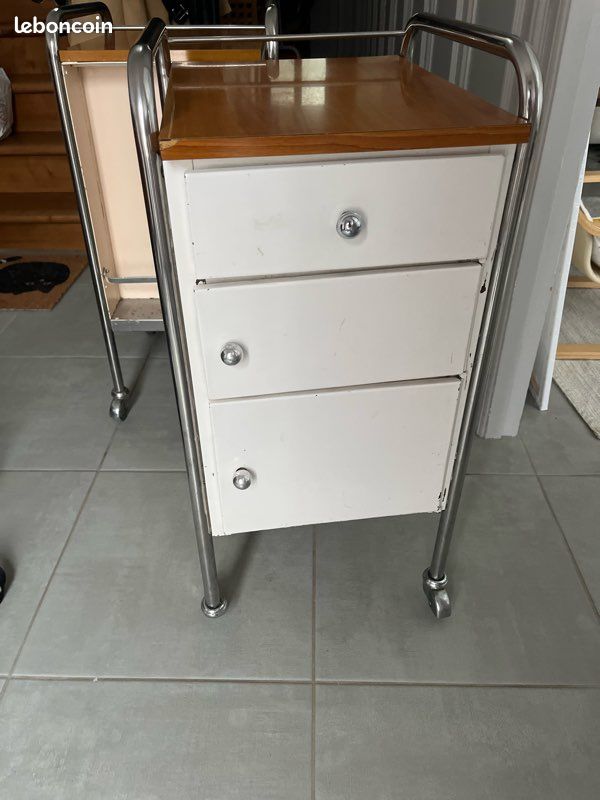 Lots de deux tables de chevets année 70 vintage (image 1)