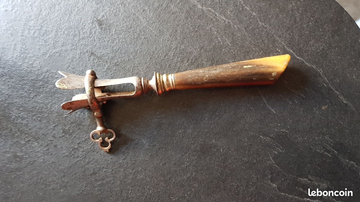 Pince a gigot ancienne (image 1)