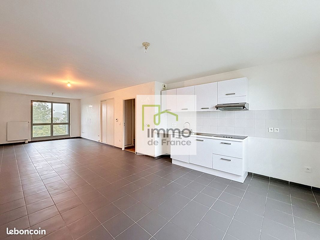Appartement 3 pièces 77 m² · à Lille · 77 m² · 845 €