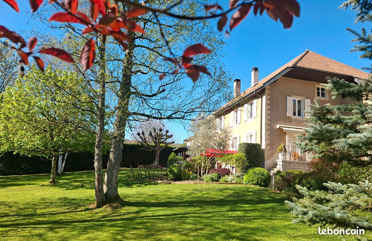 Maison 6 pièces 375 m² · à Arbois · 375 m² · 468 000 €
