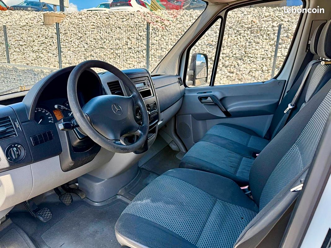 PAYEZ EN 3, 4 OU 10 FOIS * MERCEDES SPRINTER 513 CDI 129ch 7CV CAISSE CARRÉE GRAND VOLUME 20M3 * GARANTIE 12 MOIS (image 7)