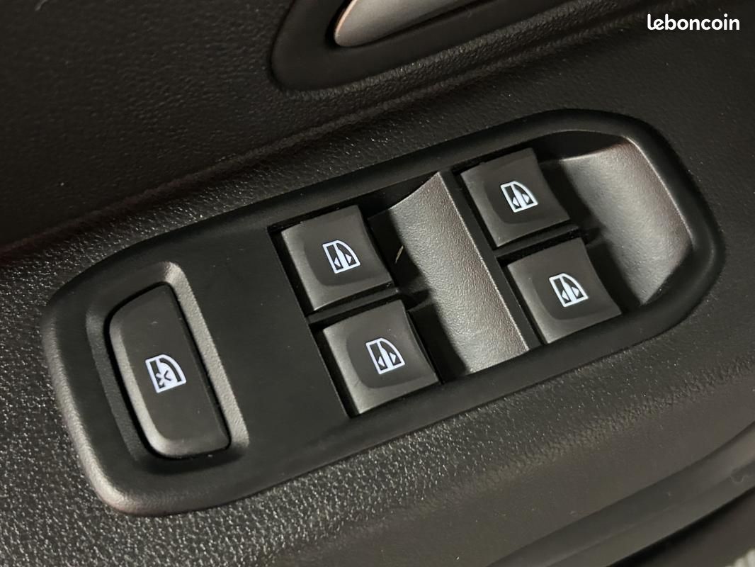 Dacia Duster BluedCi 115 4x4 EXPRESSION *SIEGES CHAUFFANTS + RADAR RECUL (image 37)