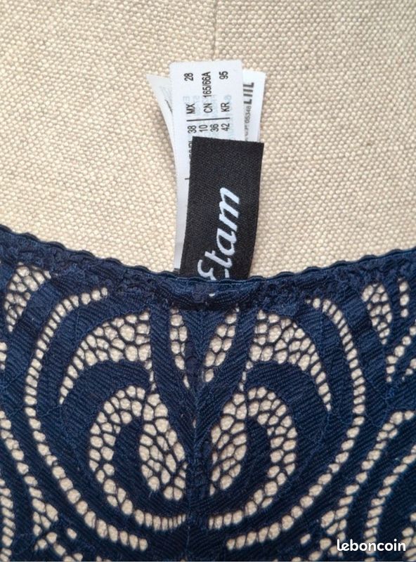 💙 Etam - Ensemble de lingerie dentelle chic bleu marine avec noeuds en satin Soutien gorge 85C / culotte 36/38 Neufs (image 10)