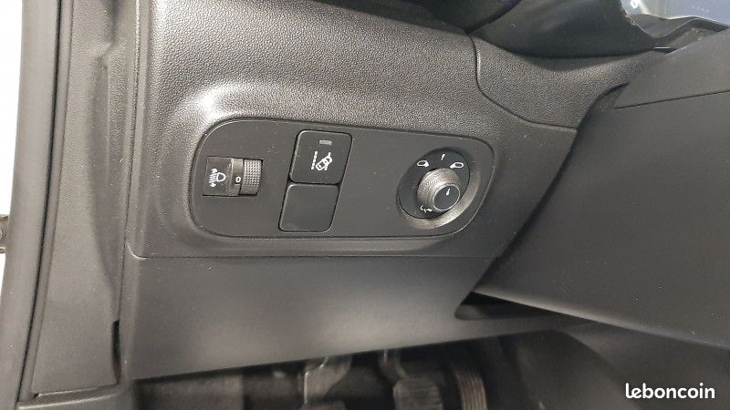 Citroen C3 1.5 BLUEHDI 100CH S&S FEEL BUSINESS E6.D (image 8)