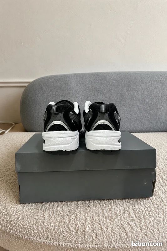 Chaussure NewBalance Noir neuve (image 4)