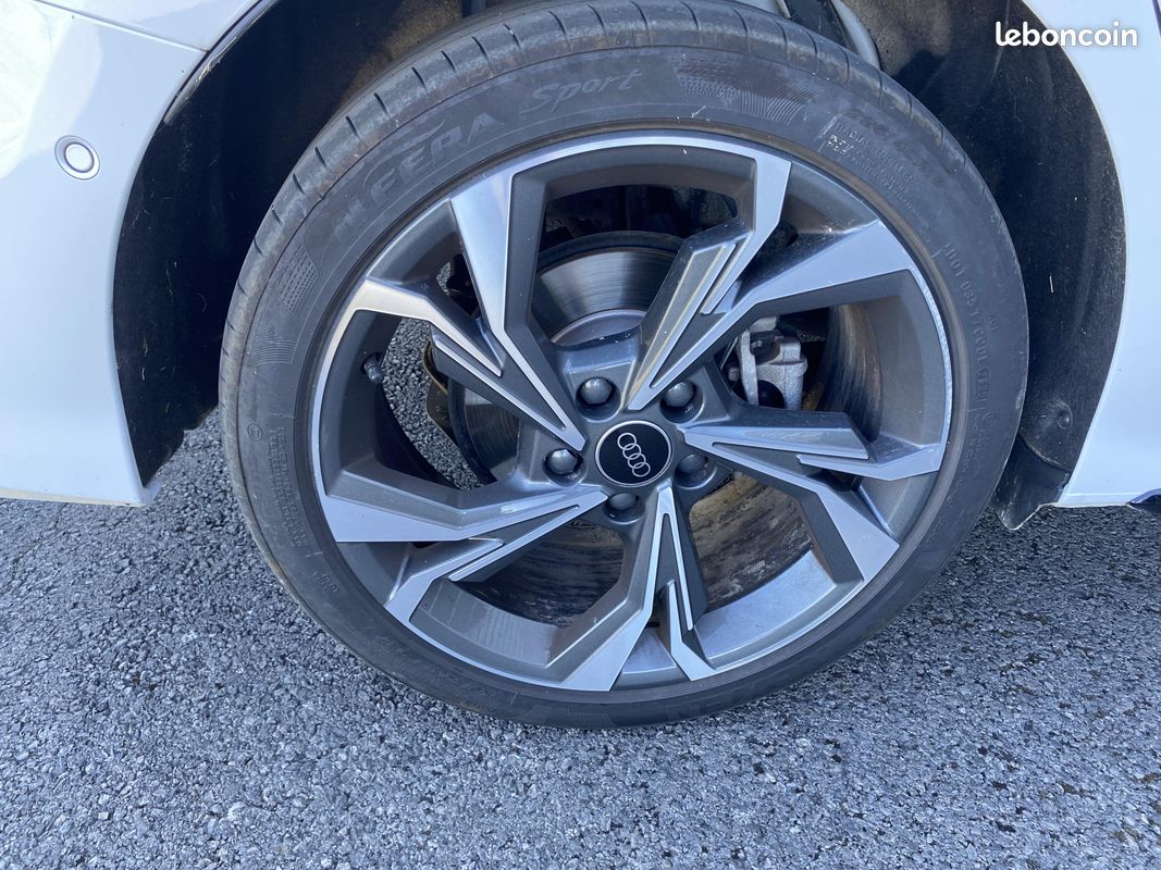 AUDI A3 Berline TFSI 150 ch Hybride S line (image 12)
