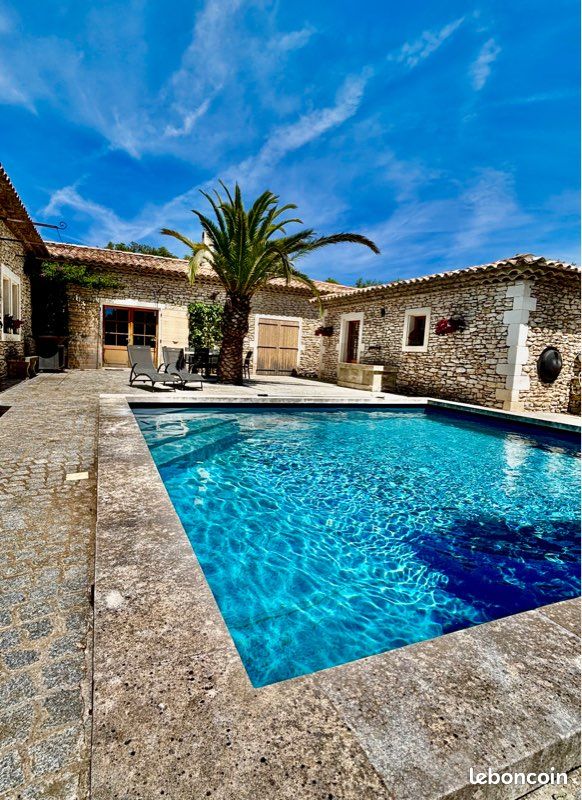 Grignan loue Maison en pierre avec piscine (image 1)