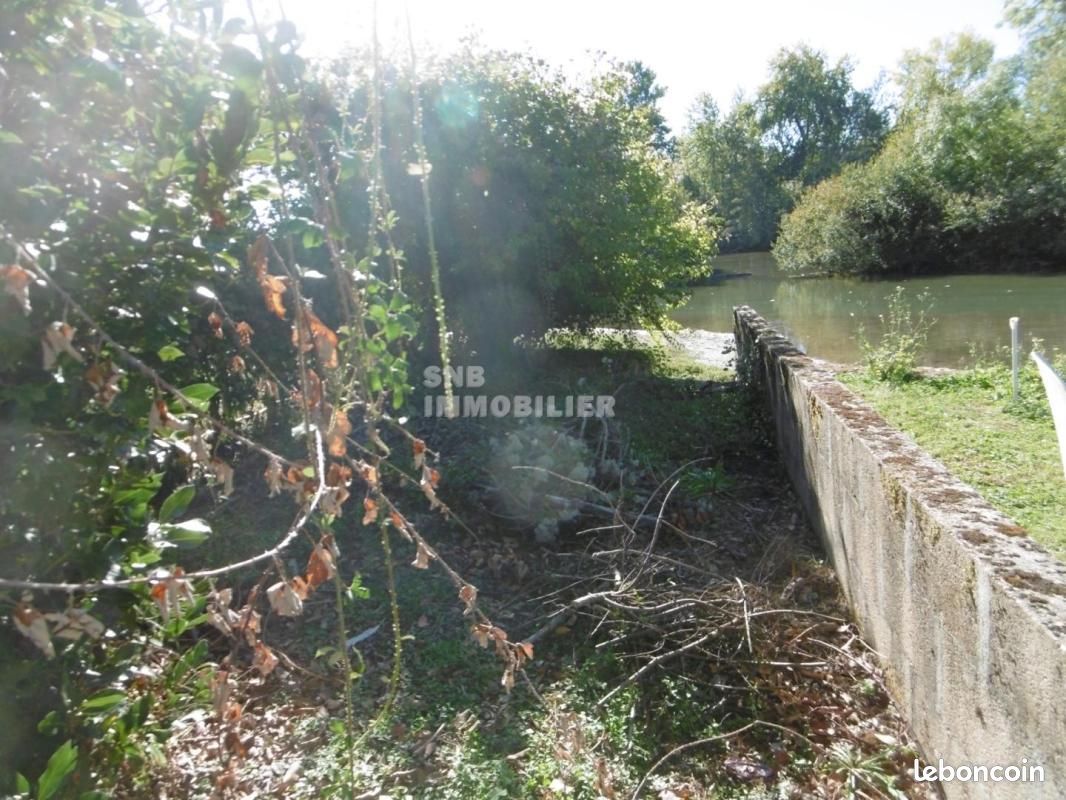 Terrain 322 m² · à Ruelle-sur-Touvre · 12 000 €