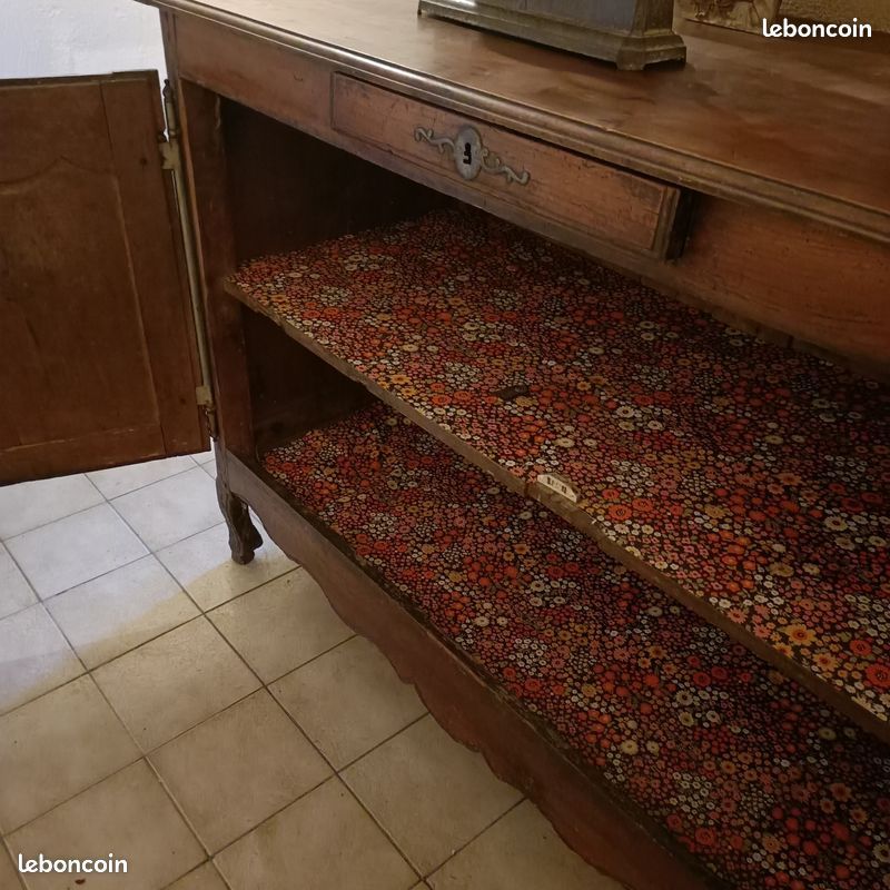 Buffet bas vintage en merisier année 1920 (image 5)