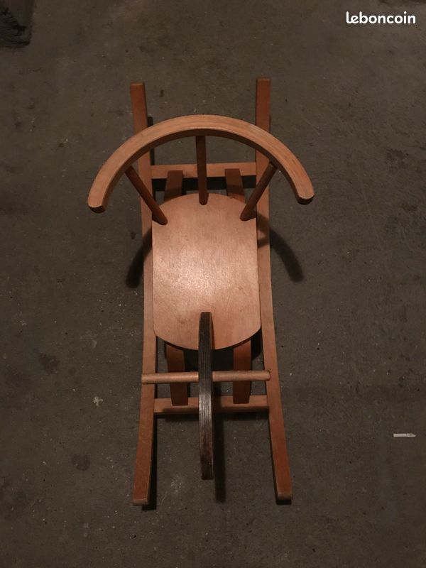 Cheval à bascule en bois (image 2)