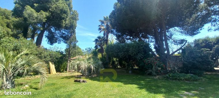 Terrain 800 m² CERS