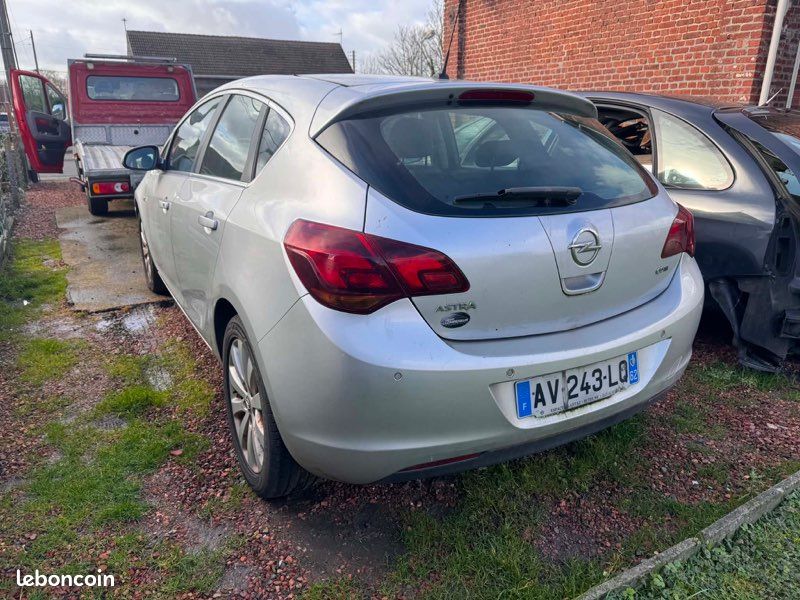 Opel astra j (image 2)